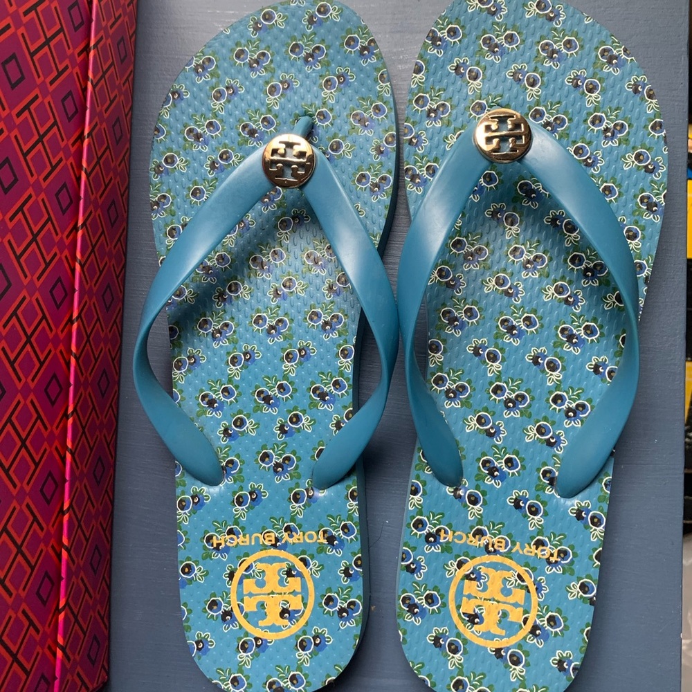 Authentic Tory Burch sandals with box